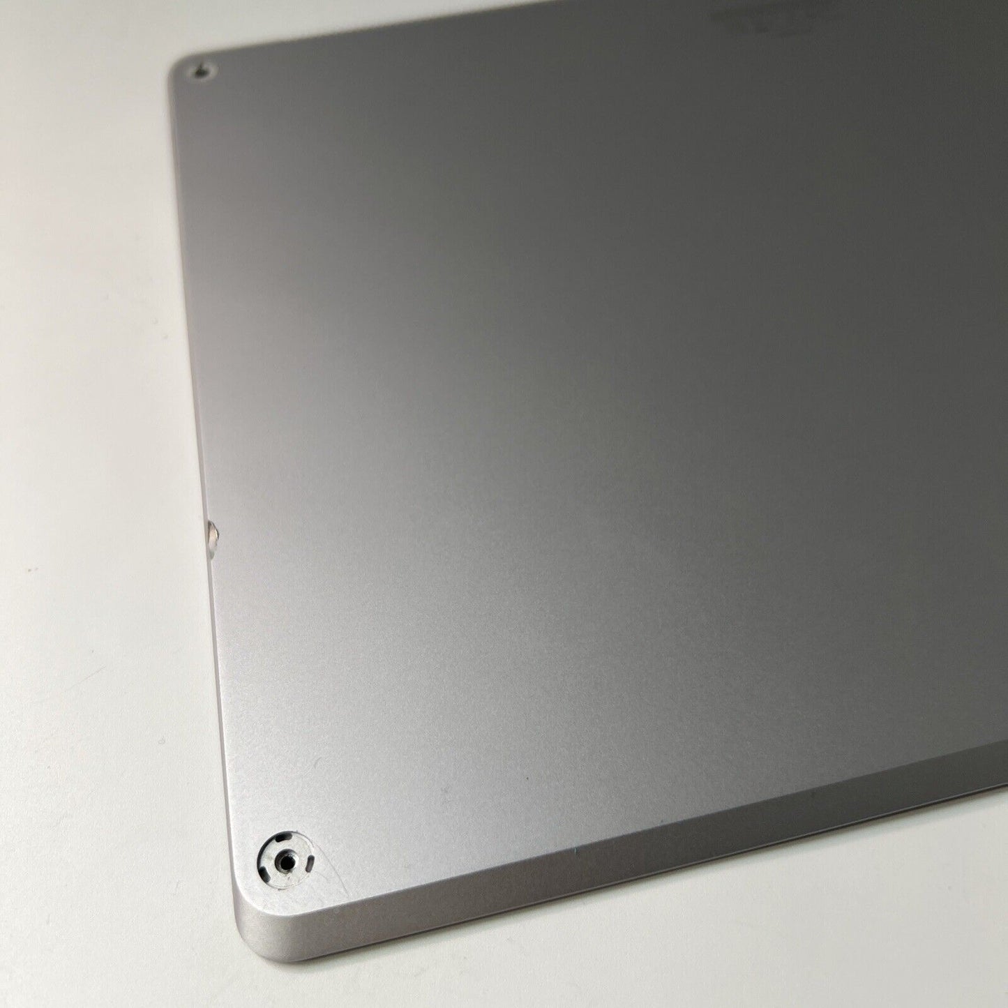 Microsoft Surface 4 1958 Bottom Base Cover Silver + Battery DYNT02 (SMALL CHIP)