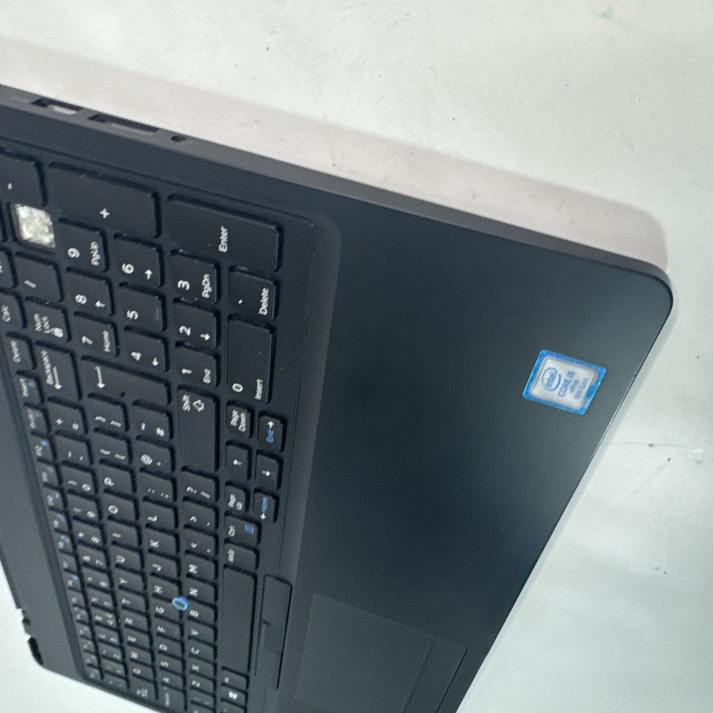 Genuine Dell Latitude 5590 Palmrest,speaker & Keyboard I Key Missing