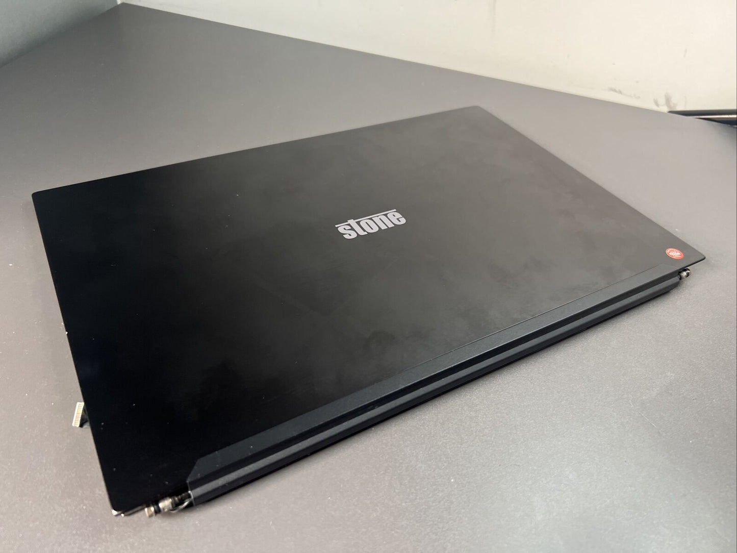 STONE STONEBOOK PRO P1032 LAPTOP SCREEN LID COVER HINGES BEZEL ASSEMBLY BLACK