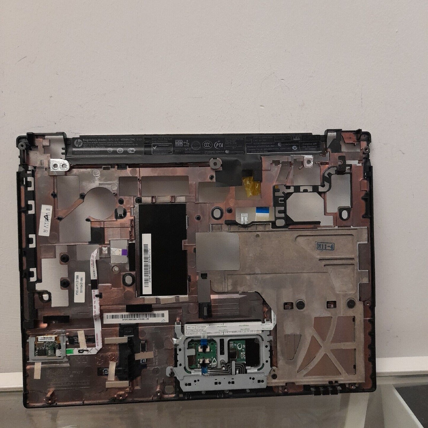 HP Elitebook 2540P Palmrest Middle cover Frame & Touchpad 598801-001