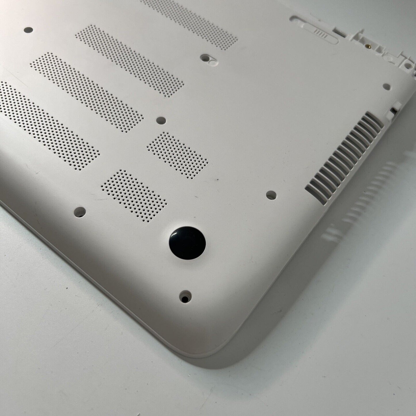 HP PAVILION 15-P 15-P078SA BOTTOM BASE COVER WHITE SPEAKERS USB BOARD