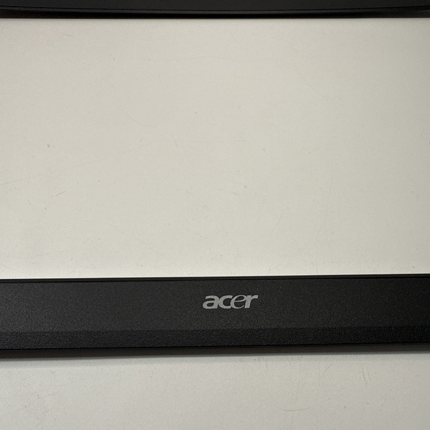 Genuine Acer Aspire 5720 LCD Cover Bezel 60.AH902.003 AP02H000200 *NEW*