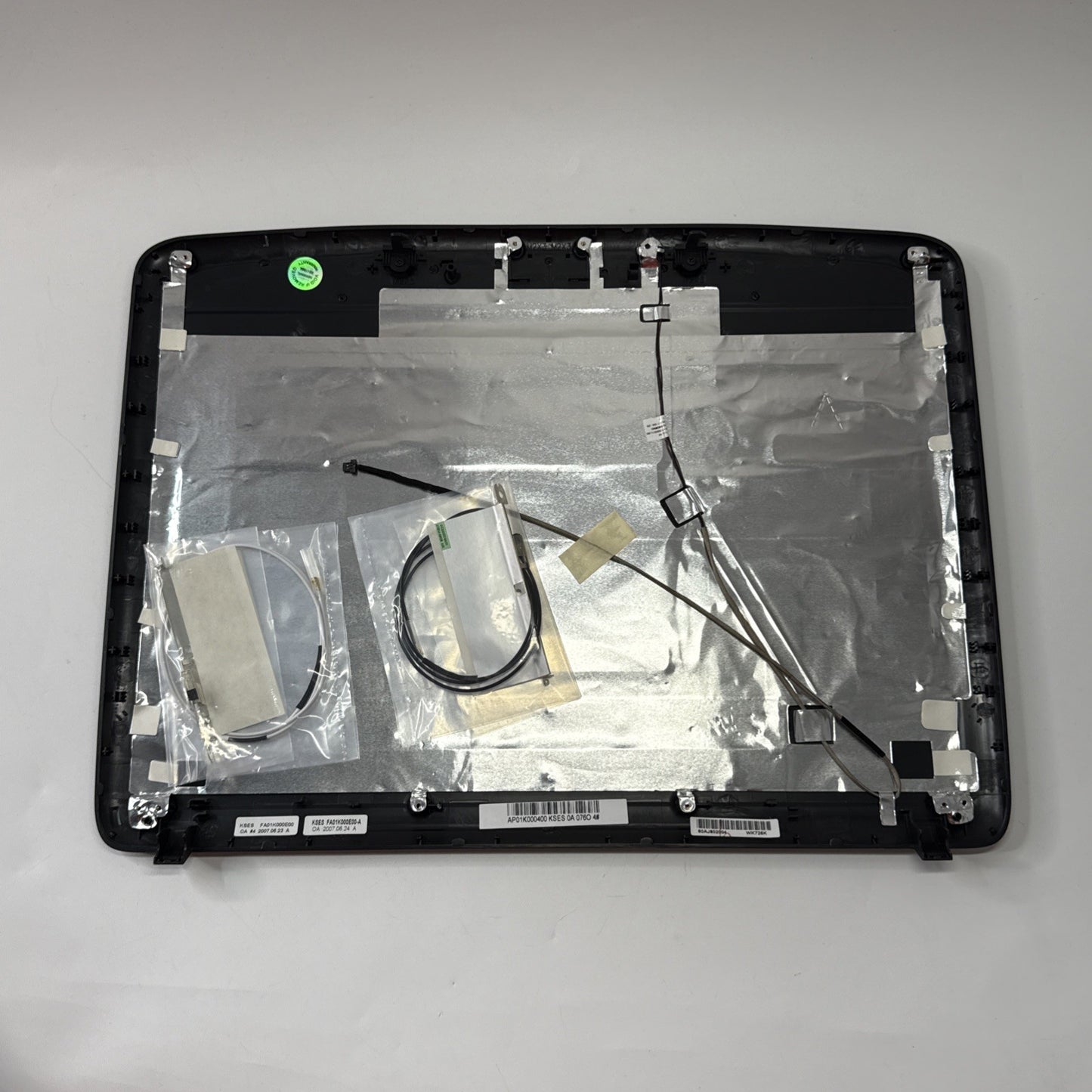 60.AJ802.004 Acer Aspire 5520 5520g 5220 LCD Top Case Lid Cover