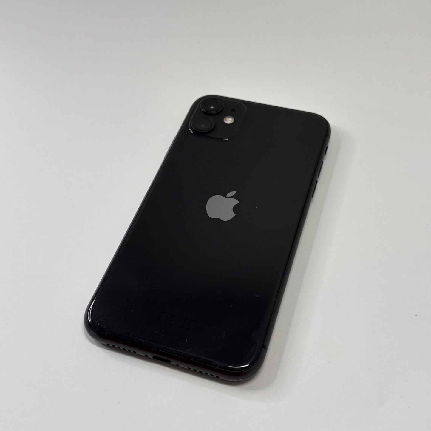 Apple iPhone 11 64GB Unlocked Smartphone - Good Condition 73% BH (Black)