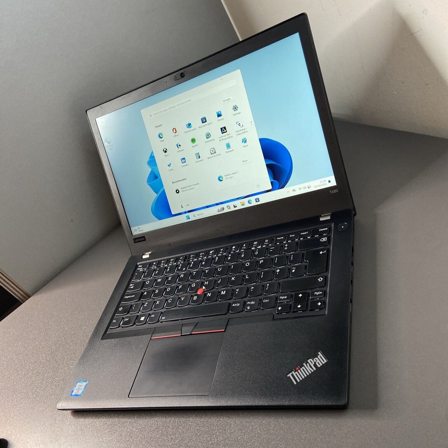 Lenovo ThinkPad T490 14" 256GB SSD Intel Core i5-8250U 8th Gen, 8GB RAM Win 11