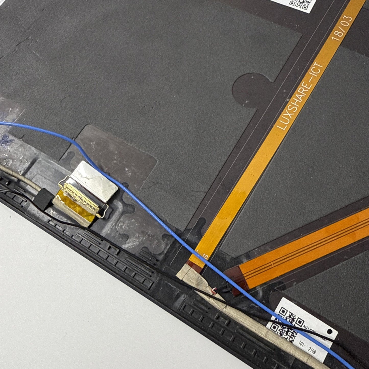 Lenovo ThinkPad T480s Series AQ16Q000600 Top Lid Cover, Cables, Hinges