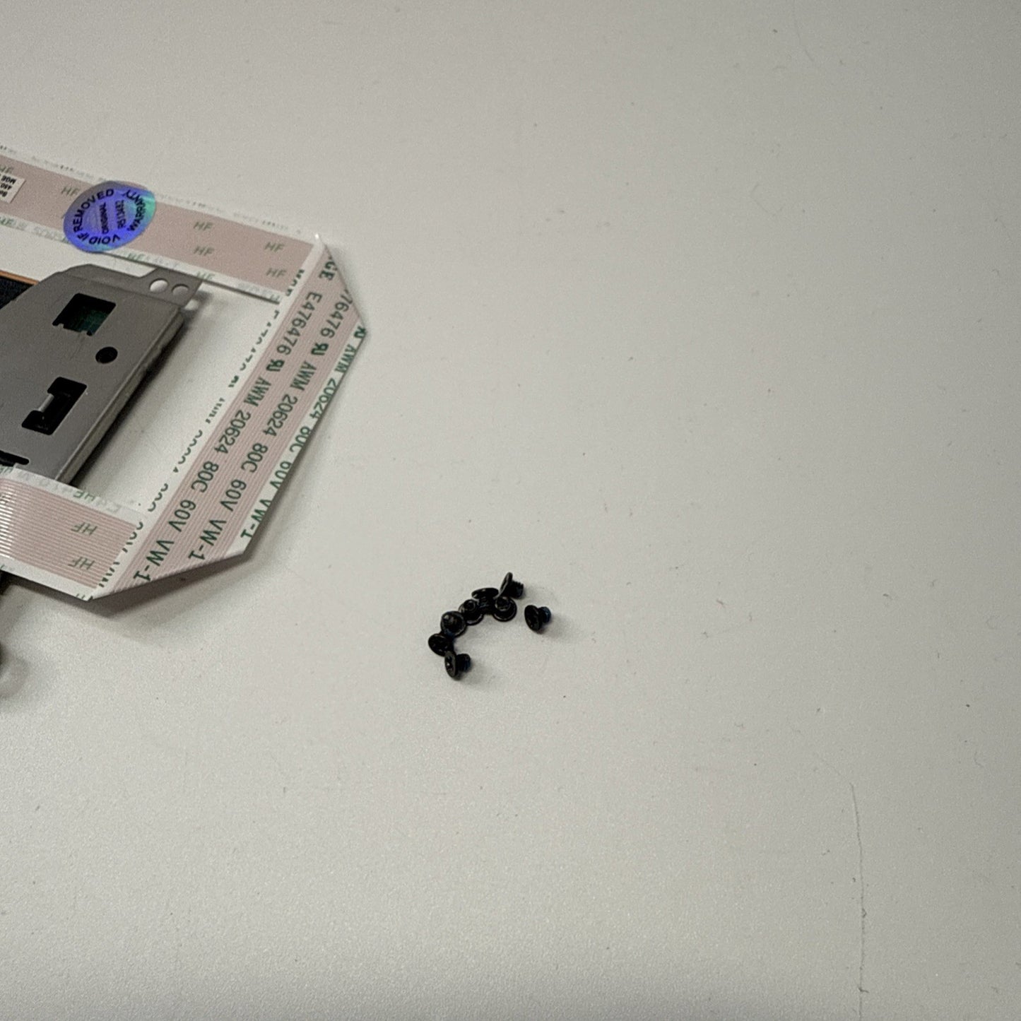 Genuine Dell Latitude 5320 Touchpad Trackpad Board & Cable + SCREWS DP/N: 0T98N2