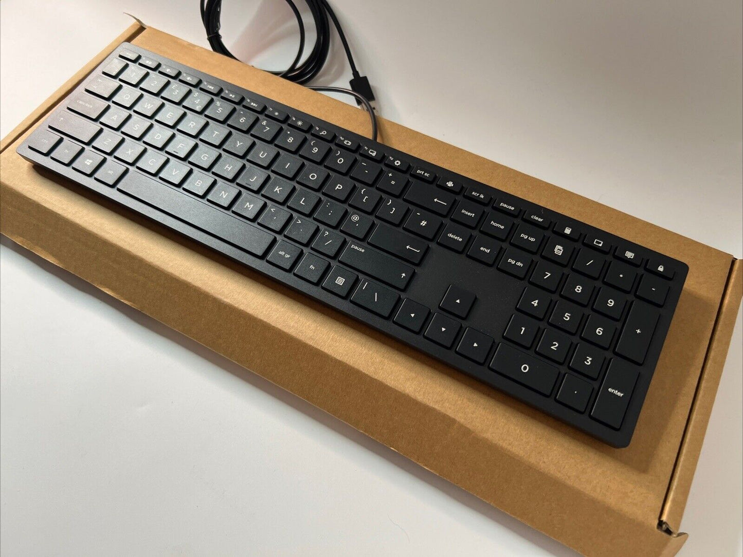HP Lifestyle TPC-P001K 928922-031 USB Wired UK English Keyboard Black