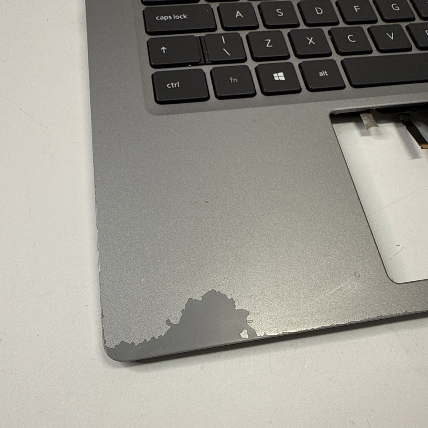 Genuine Dell Latitude 5320 Palmrest & UK Keyboard Silver 0VJ41Y (Paint Chipping)