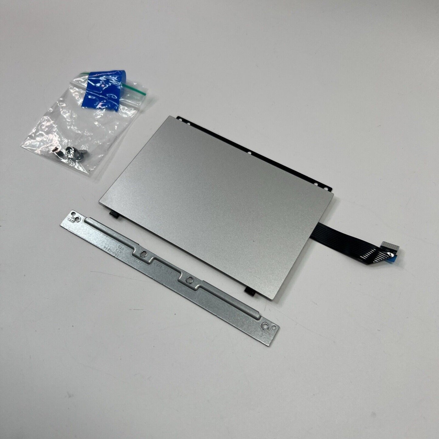 Genuine HP Pavilion 14-dv0511sa 14-dv Touchpad With Bracket + Screws