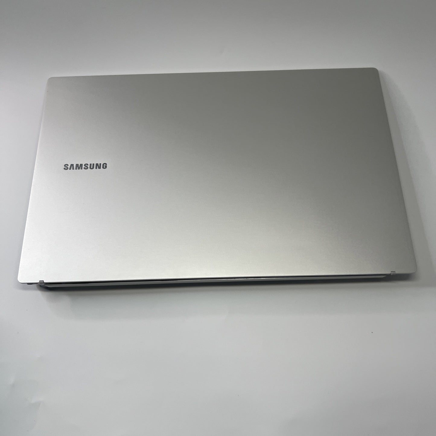 Samsung Galaxy NP750XDA Top Rear Lid Cover Hinges Webcam Cable & Screen Cable