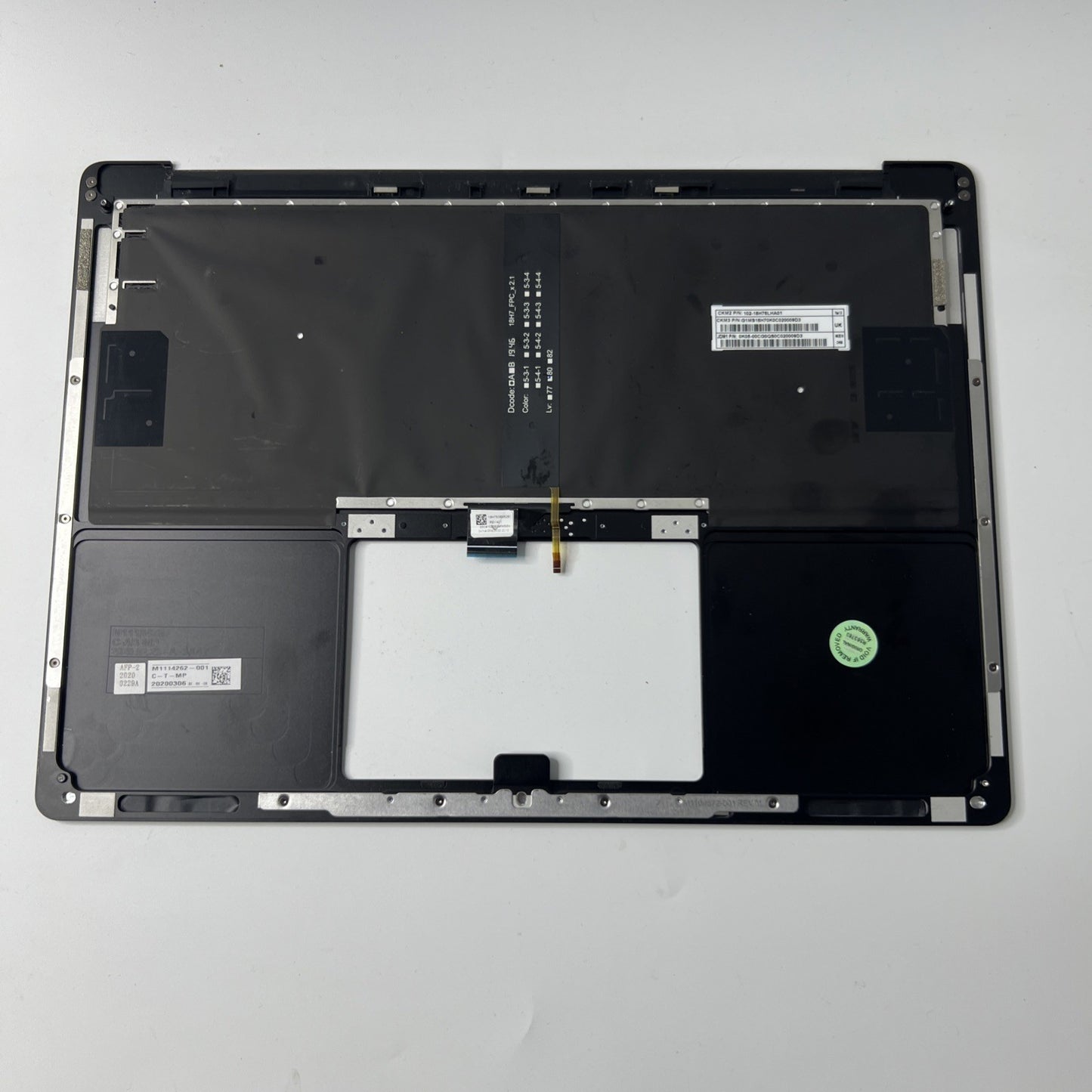 Microsoft Surface 3 1868 Palmrest Assembly UK Keyboard Black M1114262-001