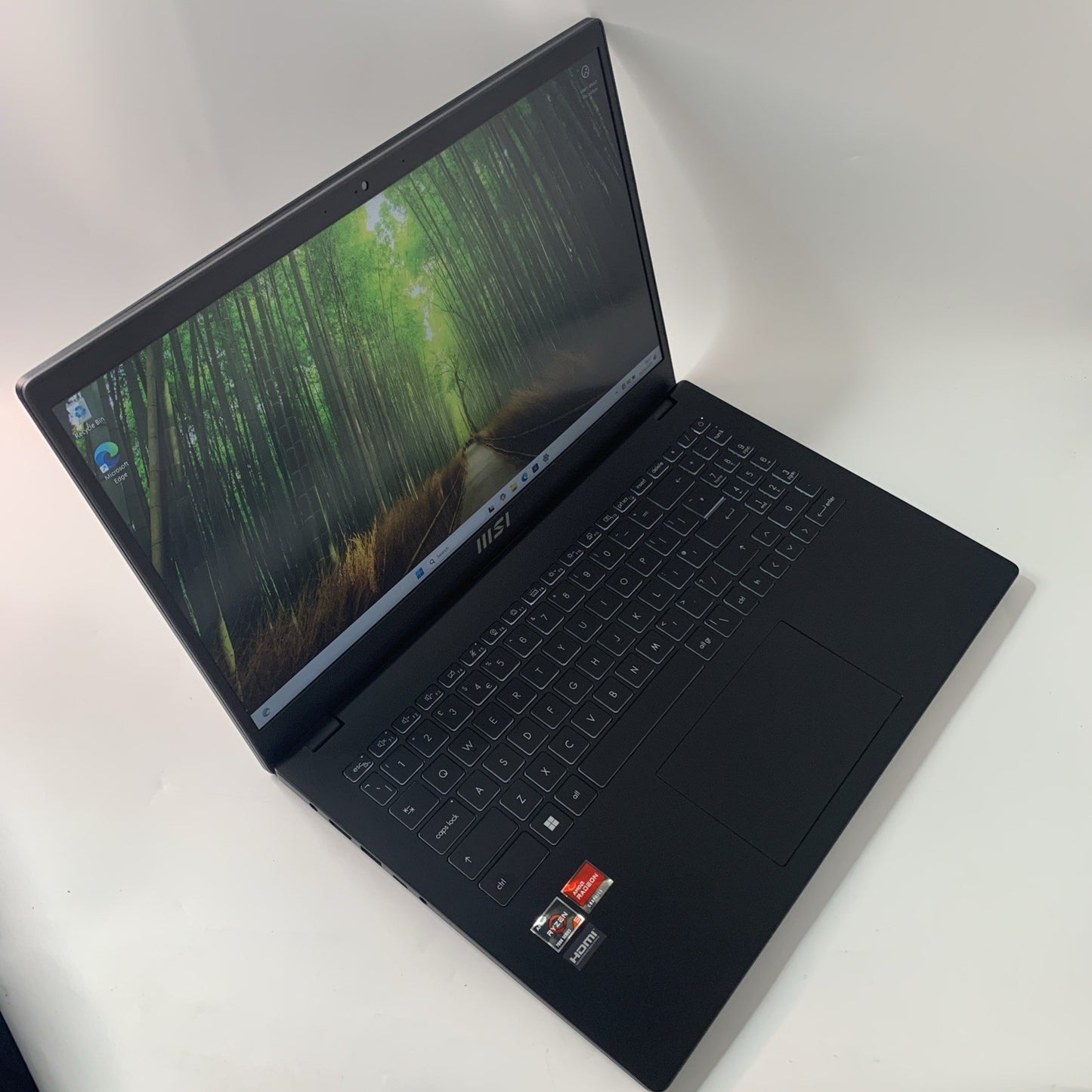MSI Modern 15 B7M 15.6" Laptop AMD Ryzen 5 7430U 8GB RAM 512GB SSD Windows 11
