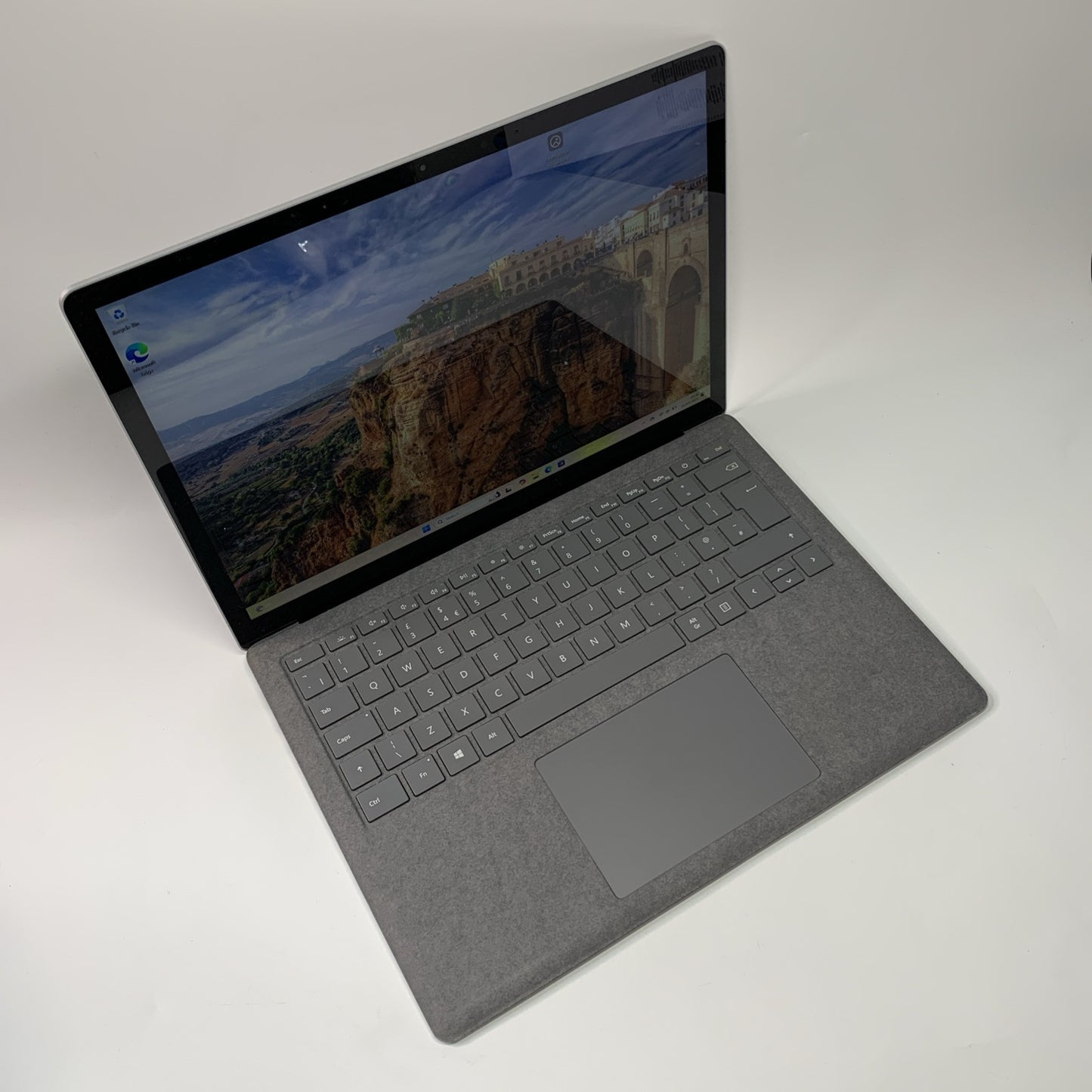 Microsoft Surface Laptop 4 1958 13.5" 2K Touch AMD Ryzen 5 8GB 256GB SSD Win 11