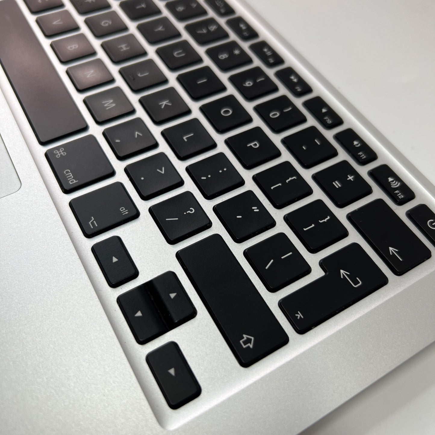 MacBook Pro Retina, 13-inch, Mid 2014 A1502 Palmrest UK Keyboard Touchpad Batter