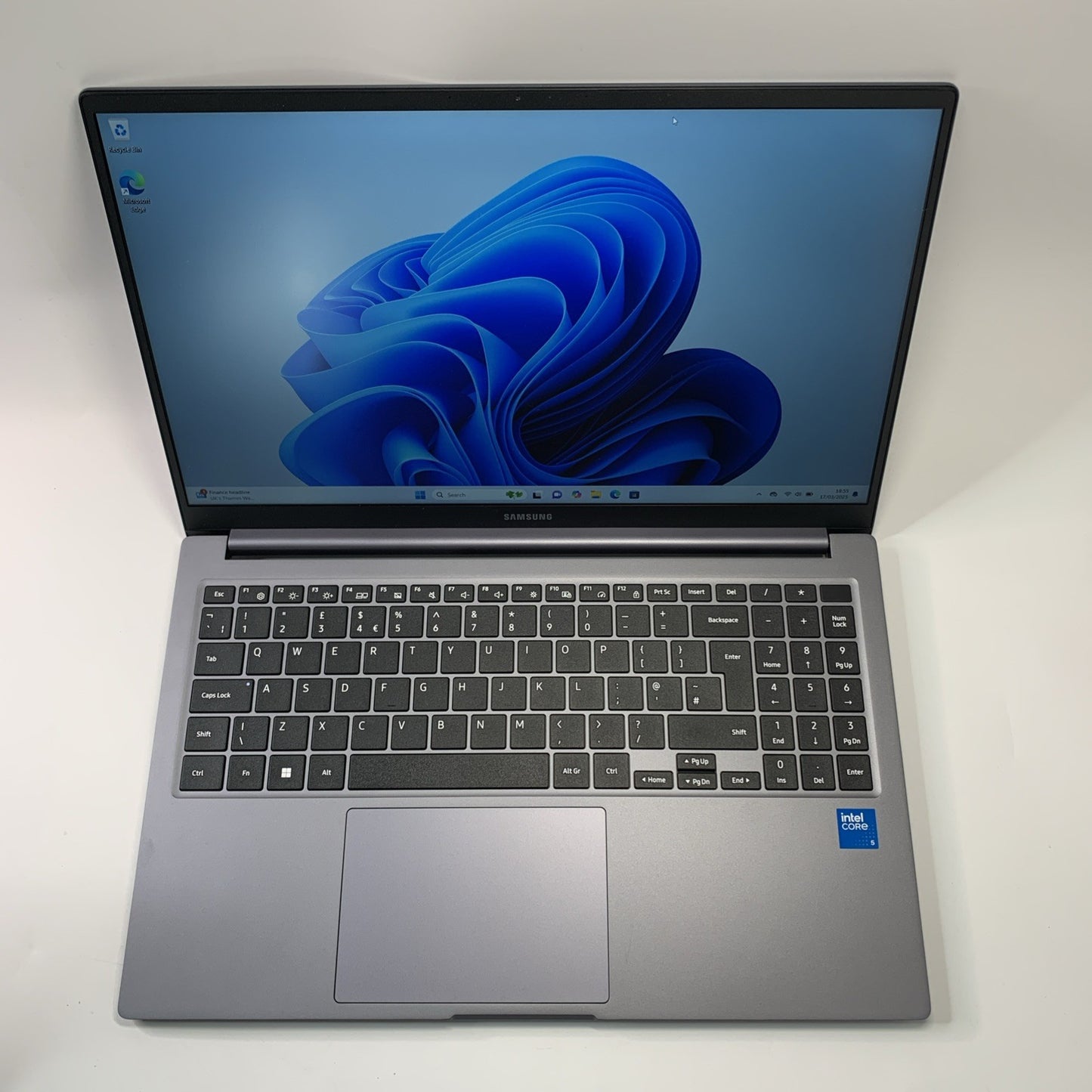 SAMSUNG Galaxy Book4 15.6" Laptop Intel Core 5 512GB SSD 8GB RAM Win 11 Grade A