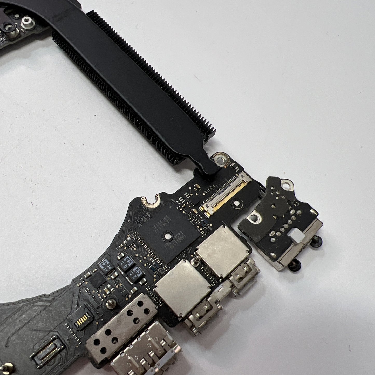 MacBook Pro 15" Late 2013 A1398 Logic Board 2.3GHz i7 8GB