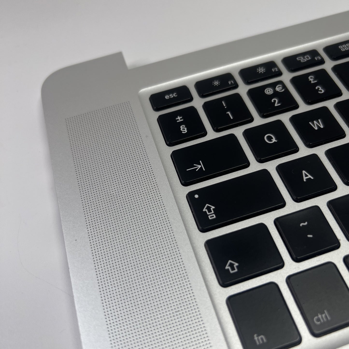 MacBook Pro A1398 15 Mid 2012 Palmrest UK Keyboard Battery Touchpad Silver