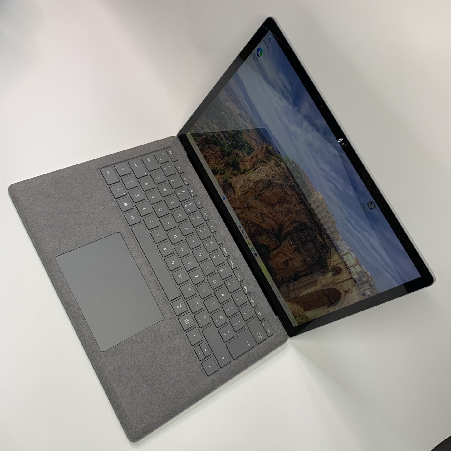 Microsoft Surface Laptop 4 1958 13.5" 2K Touch AMD Ryzen 5 8GB 256GB SSD Win 11