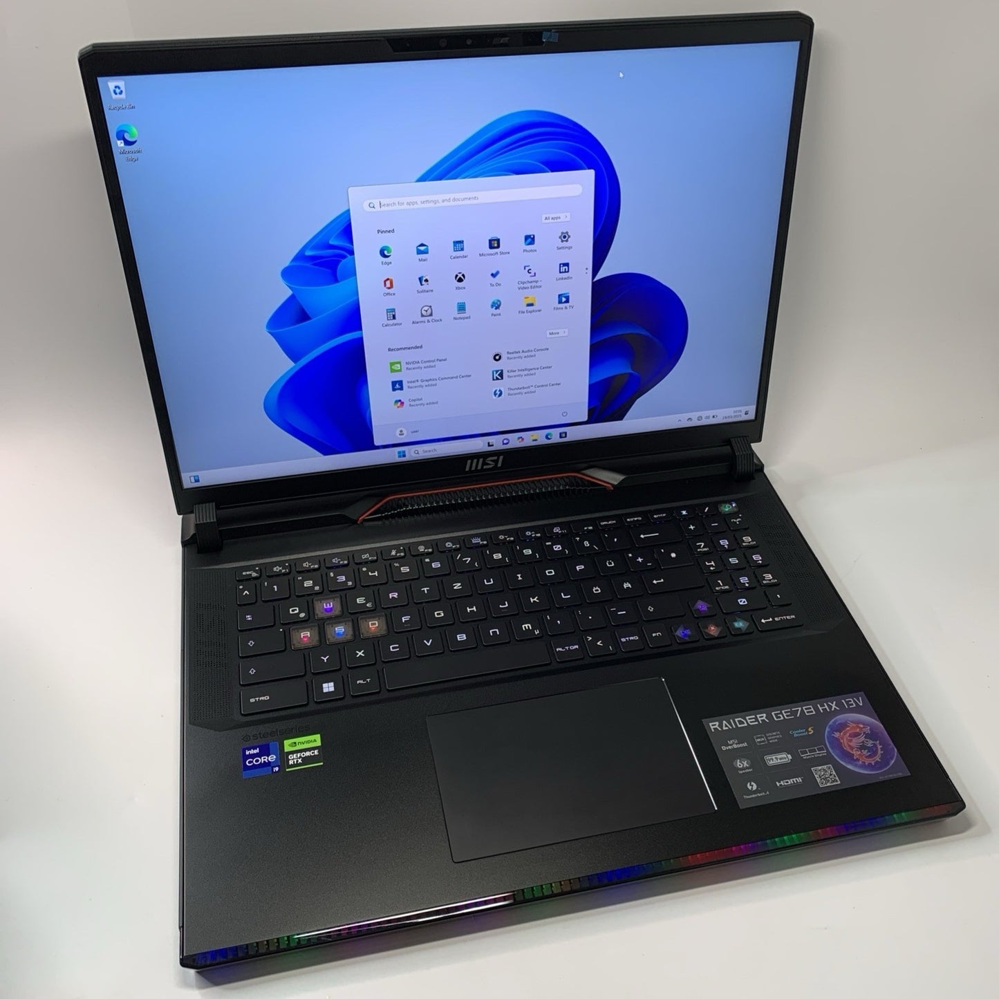 MSI Raider GE78HX 13VI-062UK 17" QHD+ Gaming Laptop i9-13950HX 64GB 2TB RTX4080