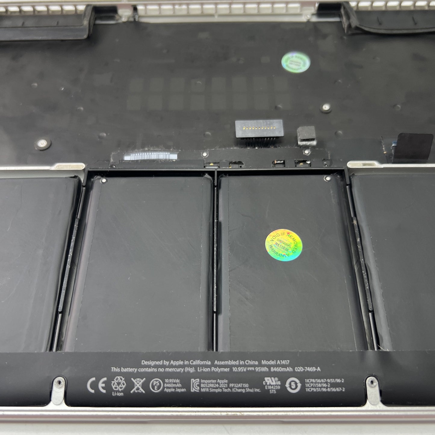 MacBook Pro A1398 15 Mid 2012 Palmrest UK Keyboard Battery Touchpad Silver