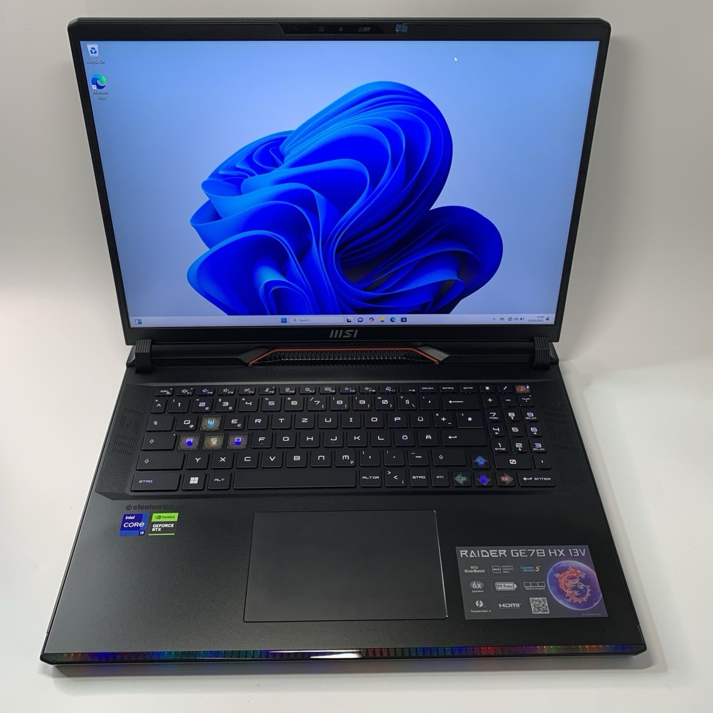 MSI Raider GE78HX 13VI-062UK 17" QHD+ Gaming Laptop i9-13950HX 64GB 2TB RTX4080
