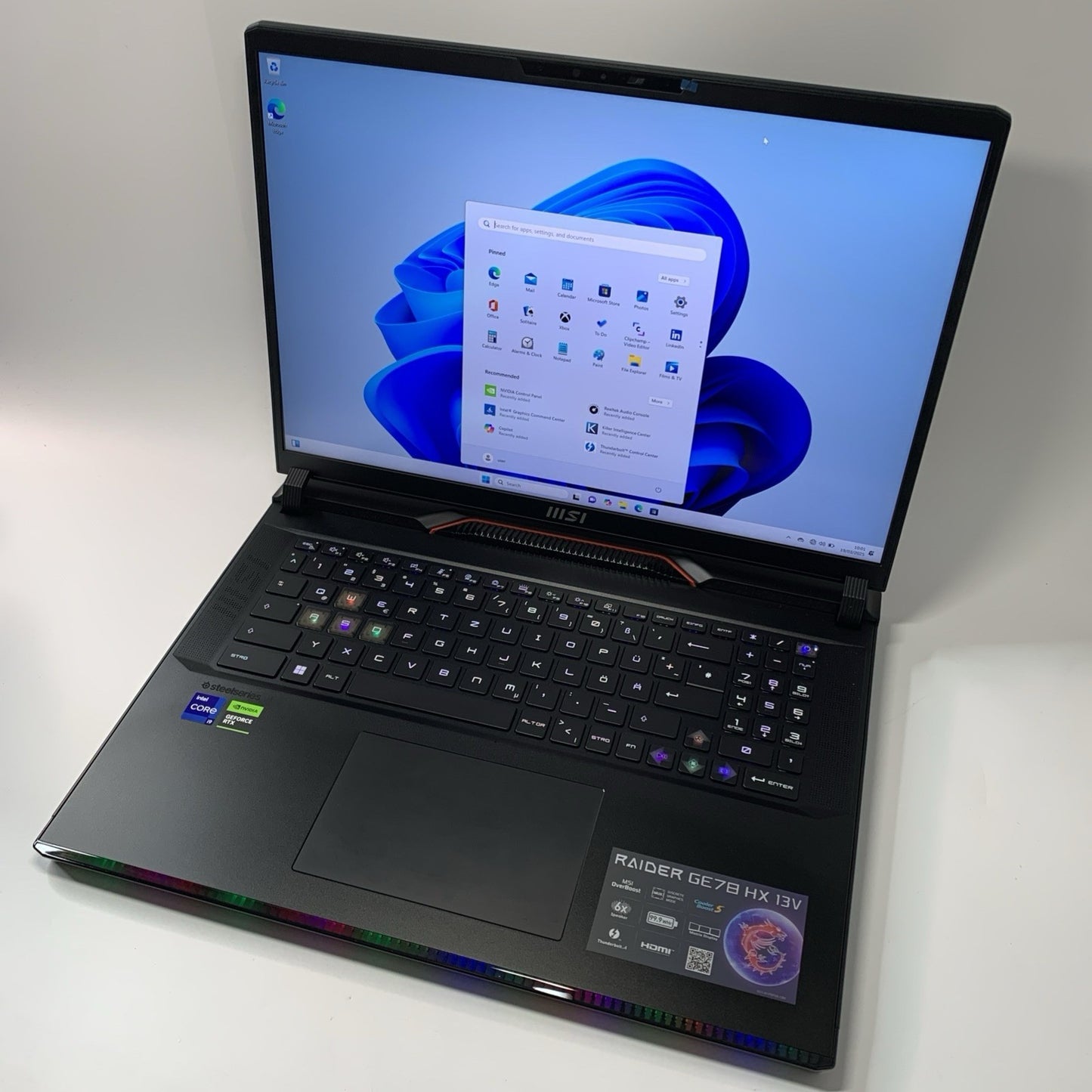 MSI Raider GE78HX 13VI-062UK 17" QHD+ Gaming Laptop i9-13950HX 64GB 2TB RTX4080