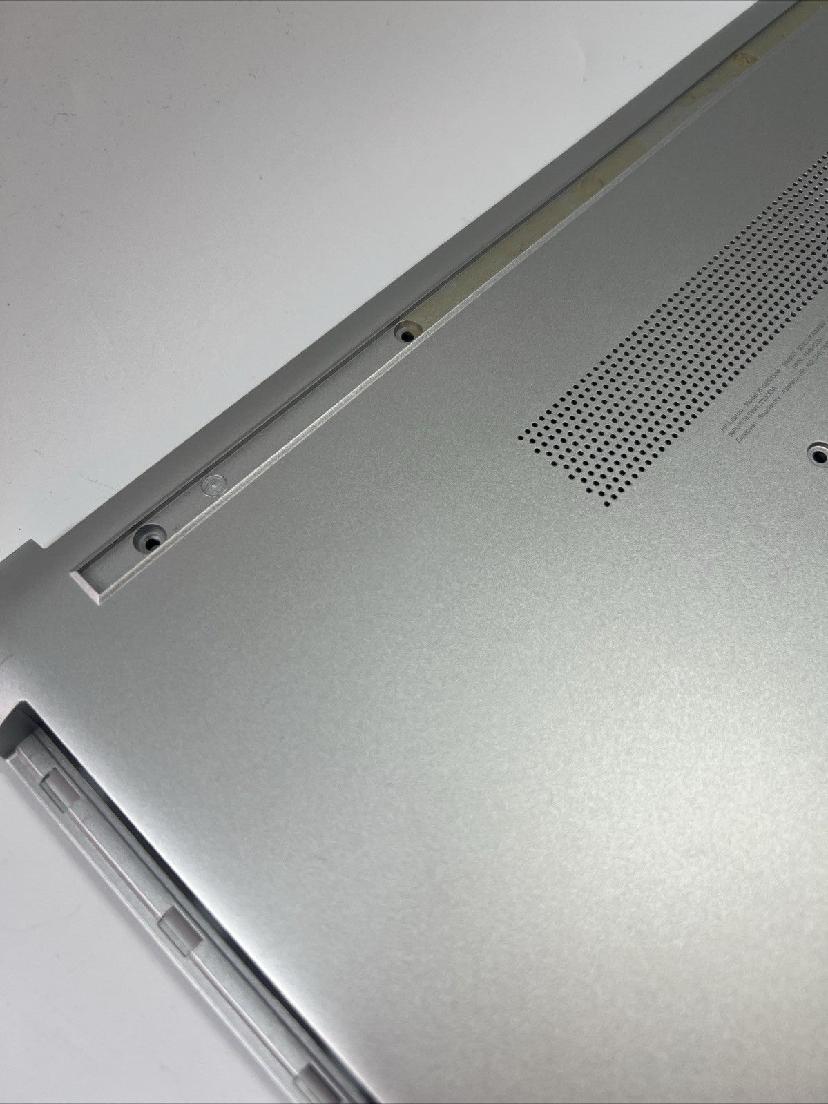 Genuine HP Pavilion 15-da1013ne Bottom Base Cover Silver L20391-001