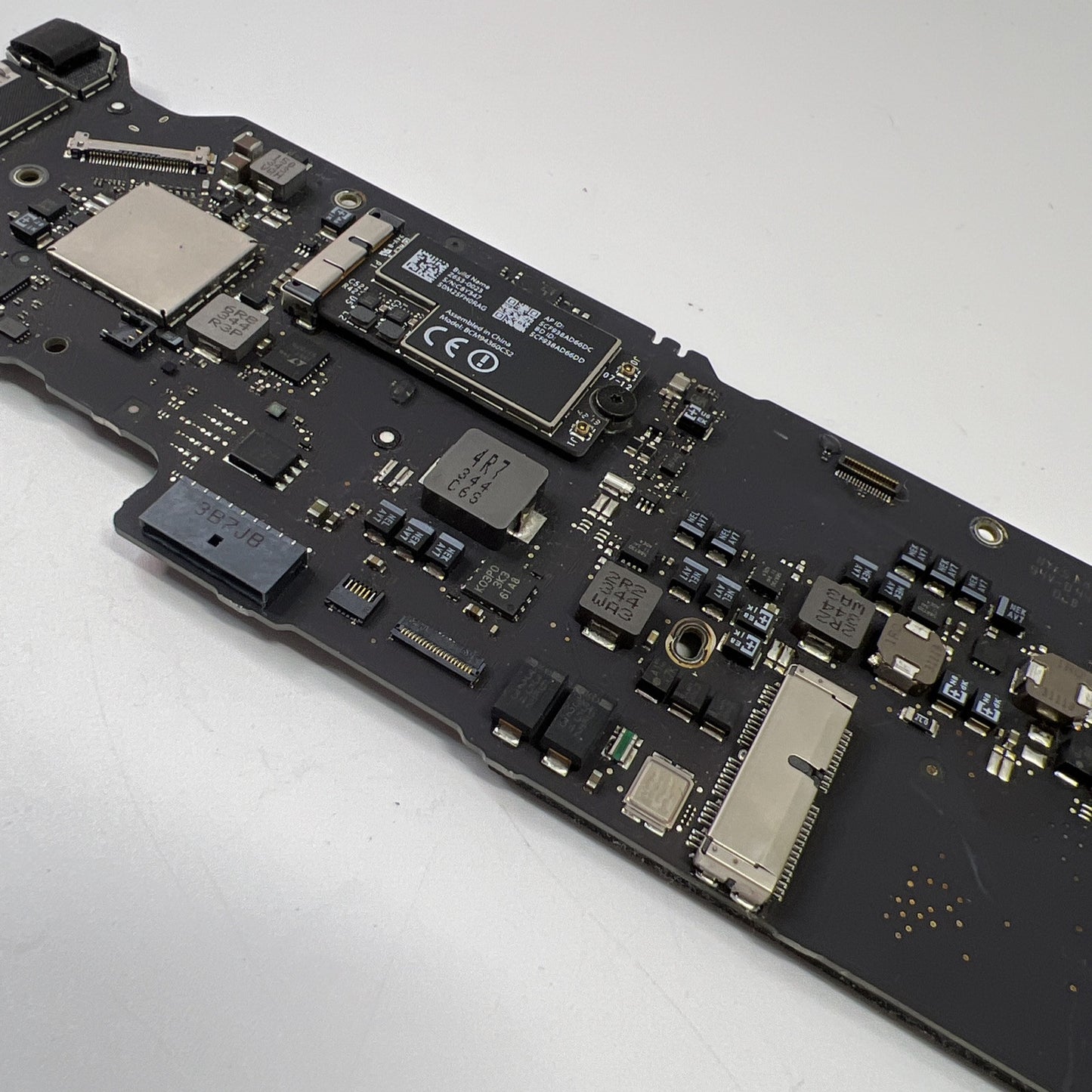 MACBOOK AIR A1466 13" MID 2013 LOGIC BOARD 1.3GHz i5 (WORKS)