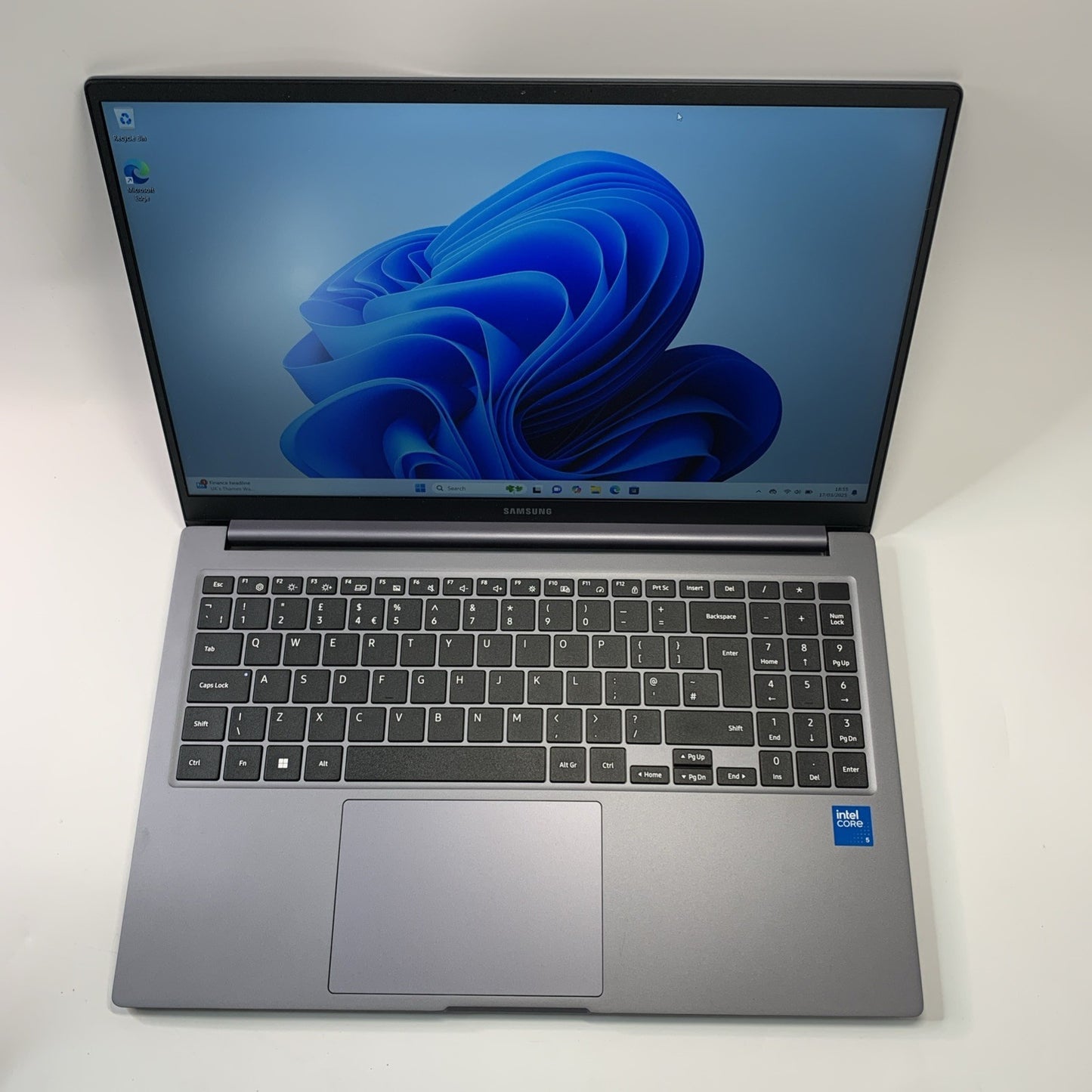 SAMSUNG Galaxy Book4 15.6" Laptop Intel Core 5 512GB SSD 8GB RAM Win 11 Grade A
