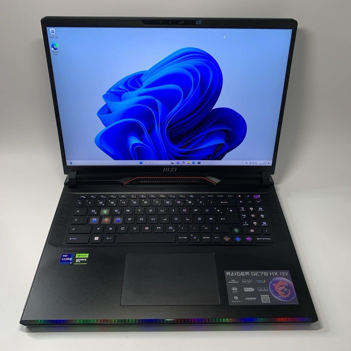 MSI Raider GE78HX 13VI-062UK 17" QHD+ Gaming Laptop i9-13950HX 64GB 2TB RTX4080
