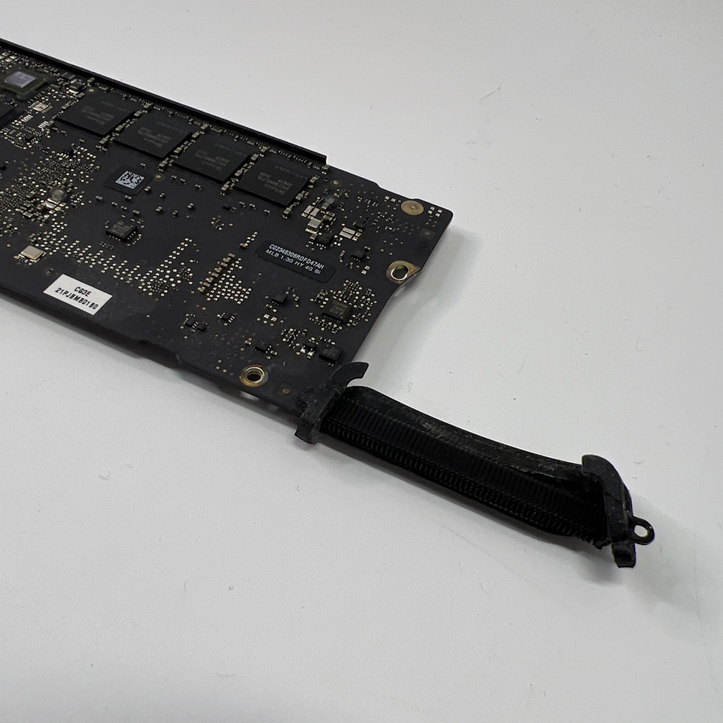 MACBOOK AIR A1466 13" MID 2013 LOGIC BOARD 1.3GHz i5 (WORKS)