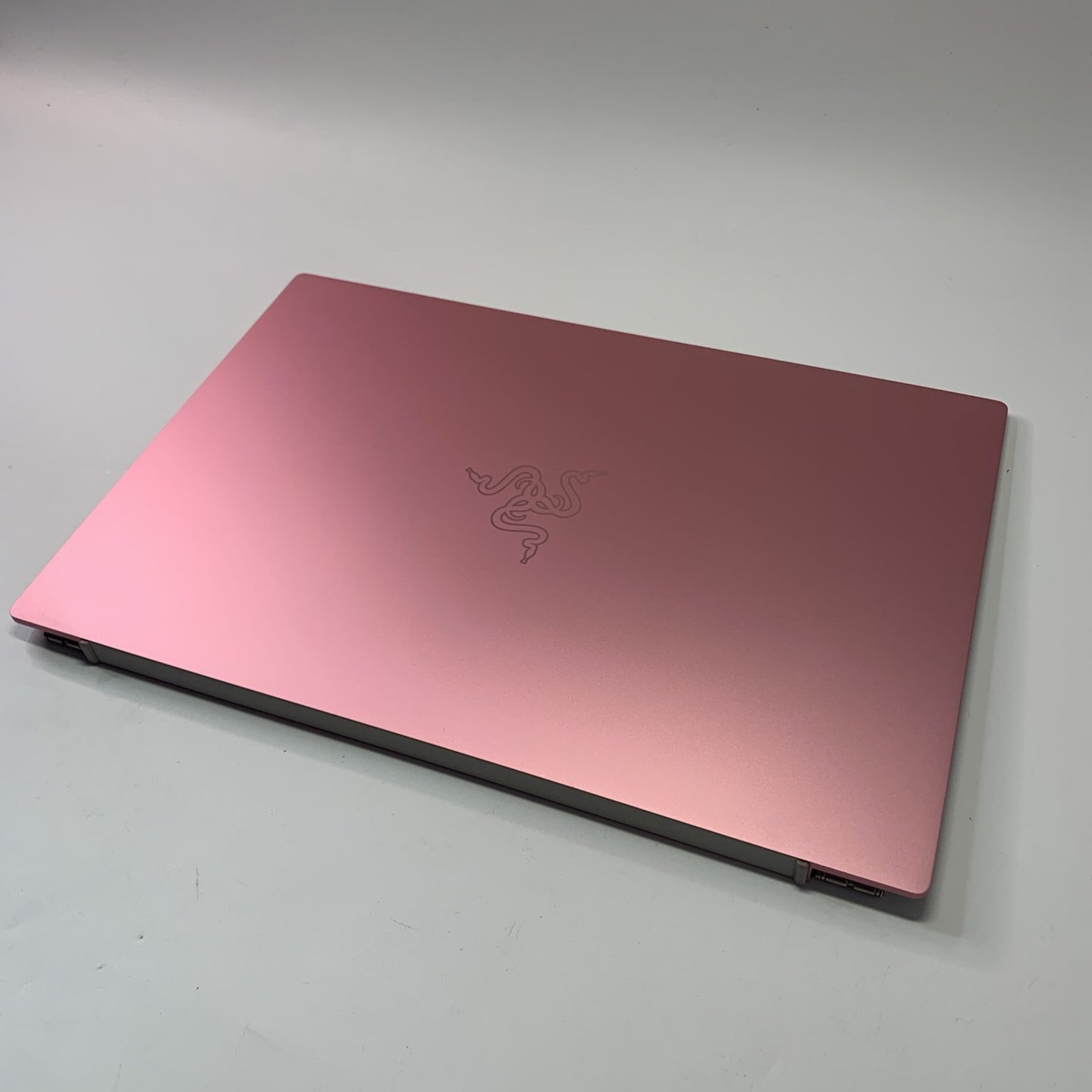 Razer Book 13 RZ09-0357 Top Lid Rear cover & Screen Bezel pink