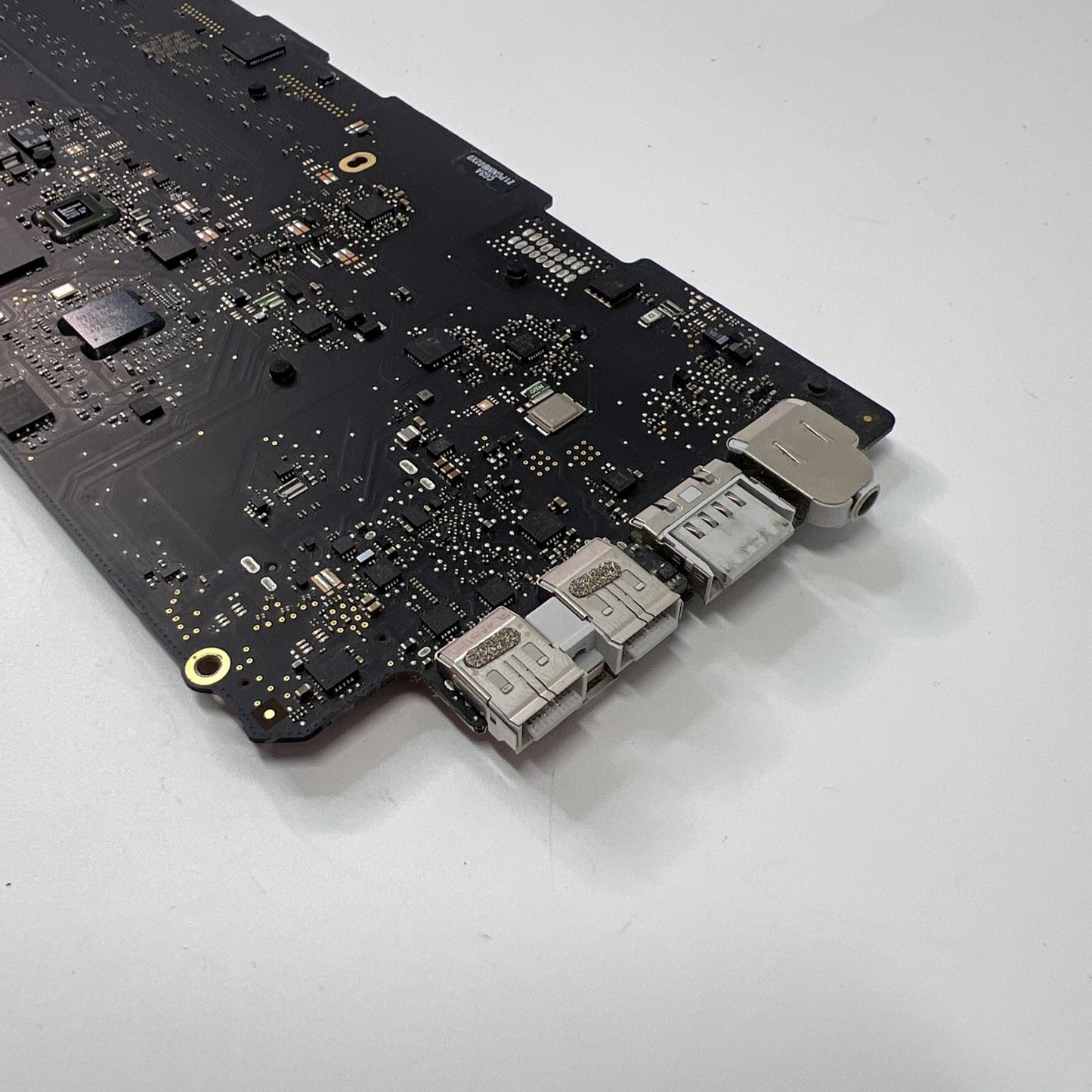MacBook Pro A1502 Mid 2014 Logic Board i5 2.6GHz 820-3476-A 13.3"
