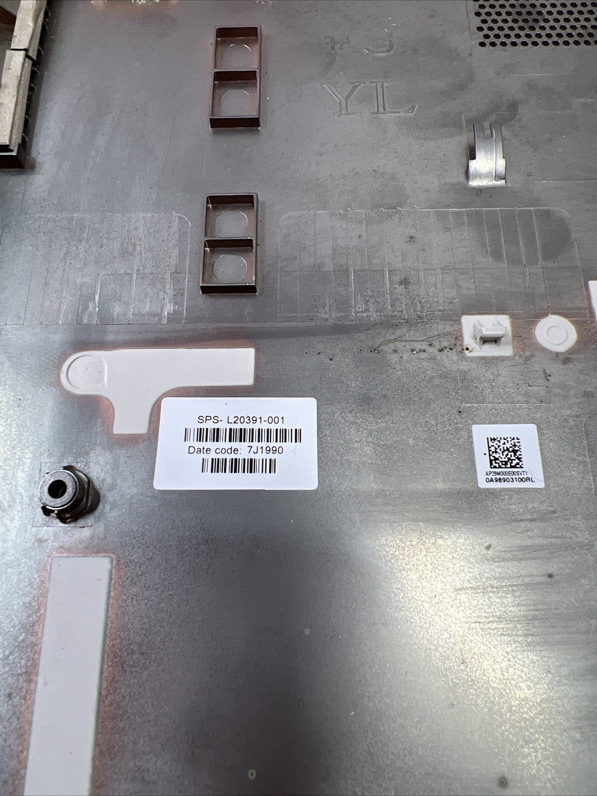 Genuine HP Pavilion 15-da1013ne Bottom Base Cover Silver L20391-001