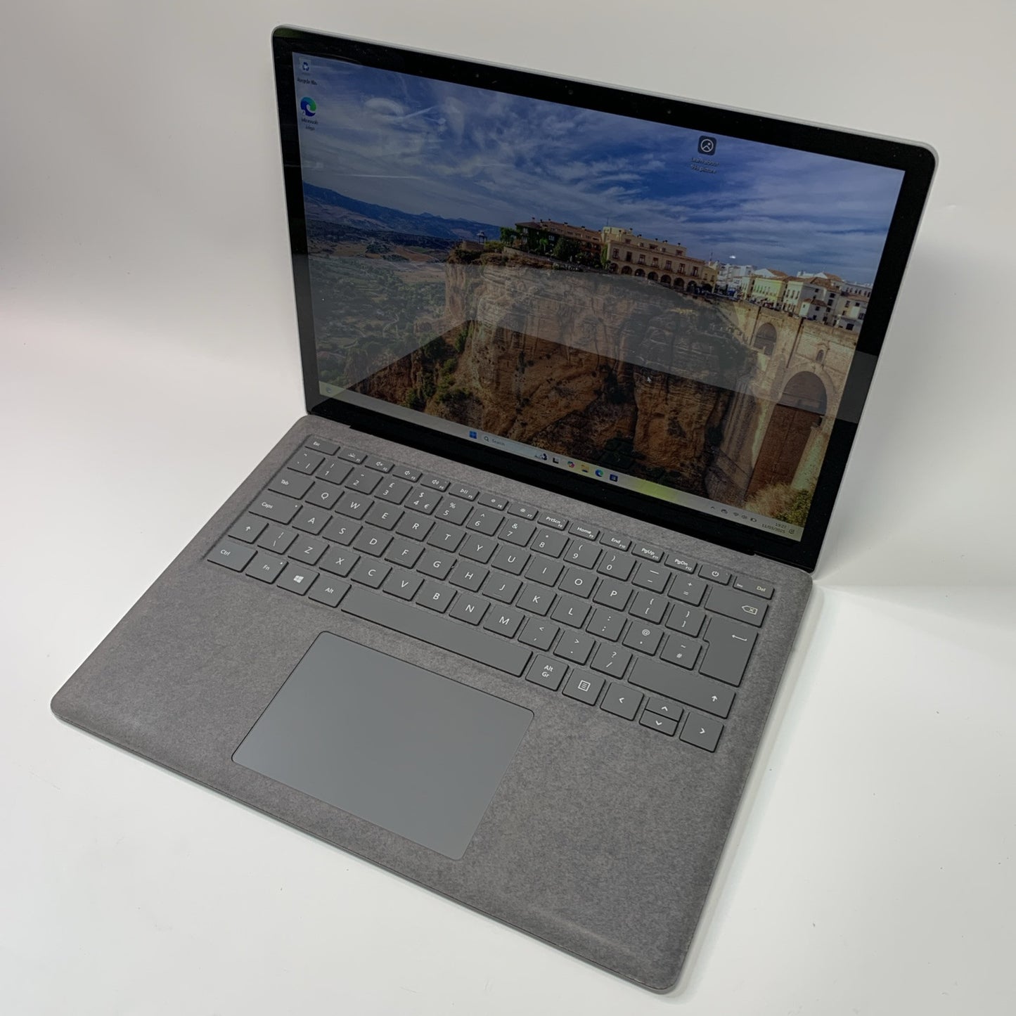Microsoft Surface Laptop 4 1958 13.5" 2K Touch AMD Ryzen 5 8GB 256GB SSD Win 11