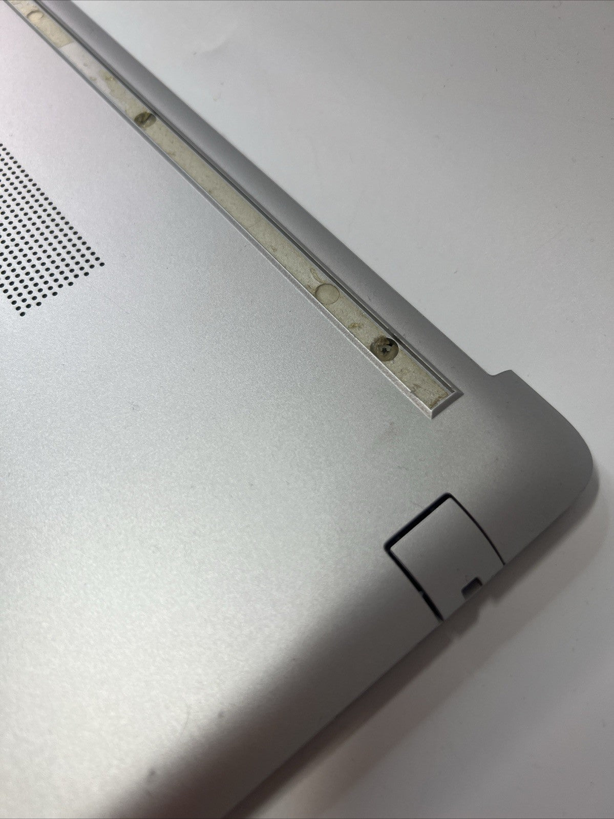 Genuine HP Pavilion 15-da1013ne Bottom Base Cover Silver L20391-001