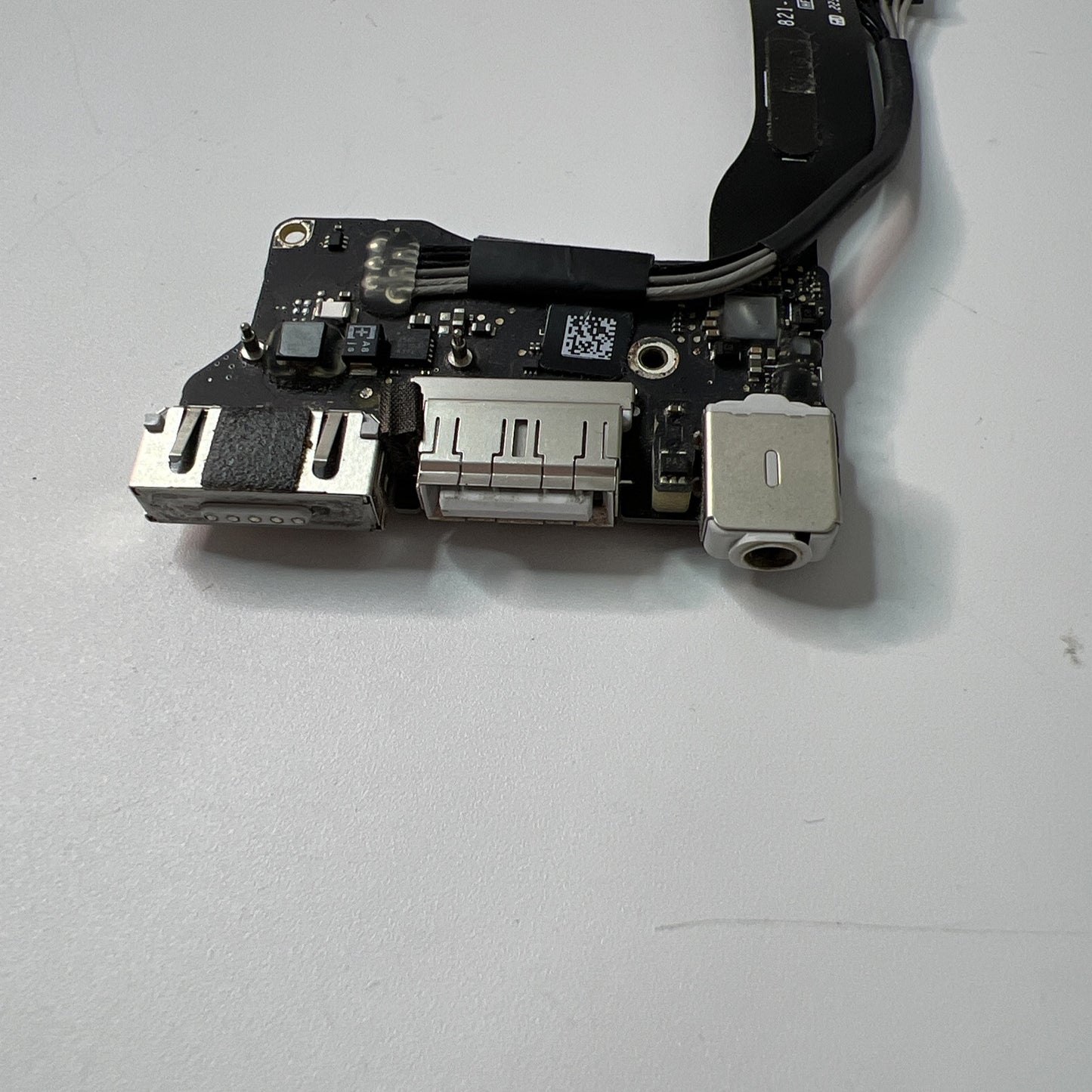 A1466 Apple MacBook Air 13" Mid 2012 I/O Board DC Power Jack Port 821-1477-A