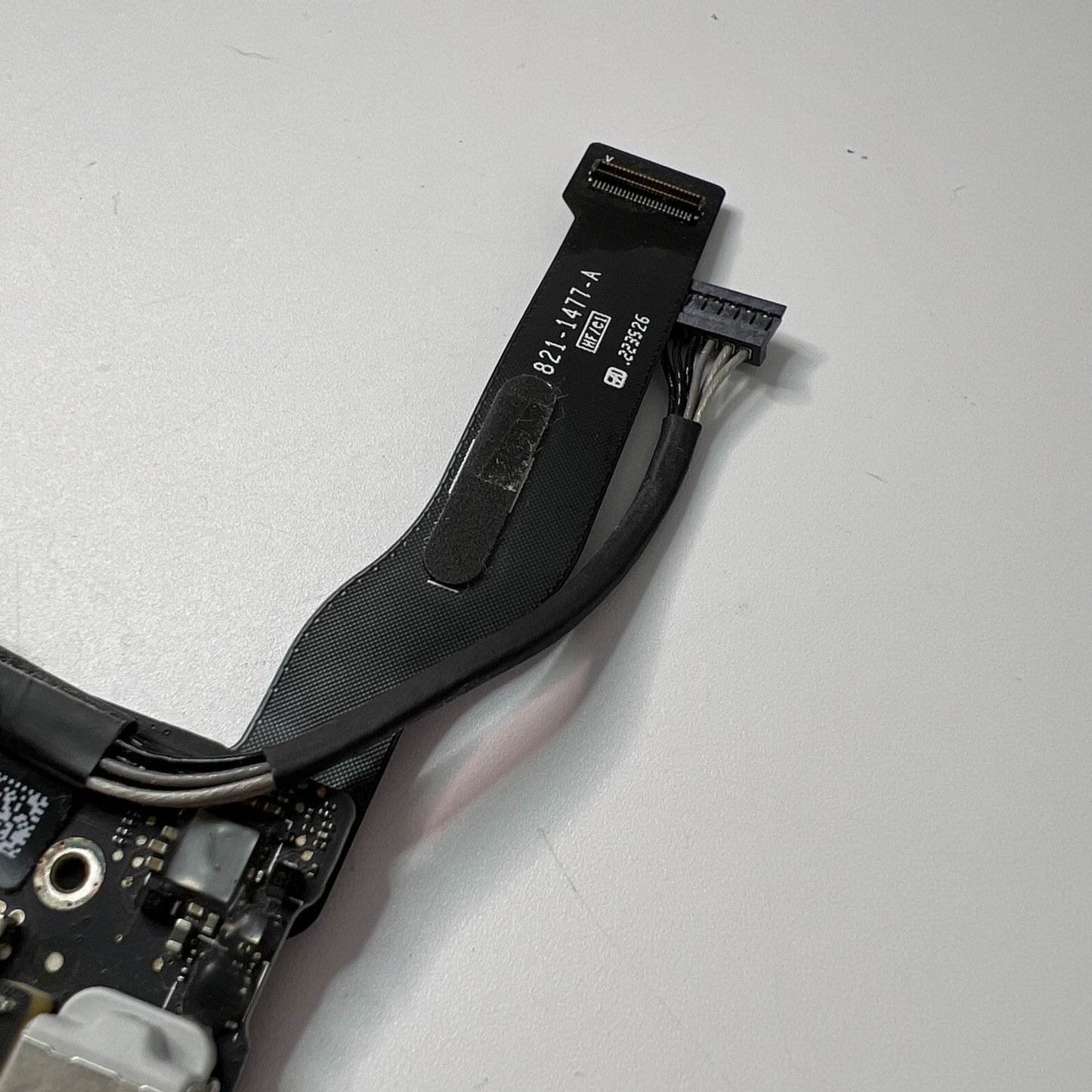 A1466 Apple MacBook Air 13" Mid 2012 I/O Board DC Power Jack Port 821-1477-A