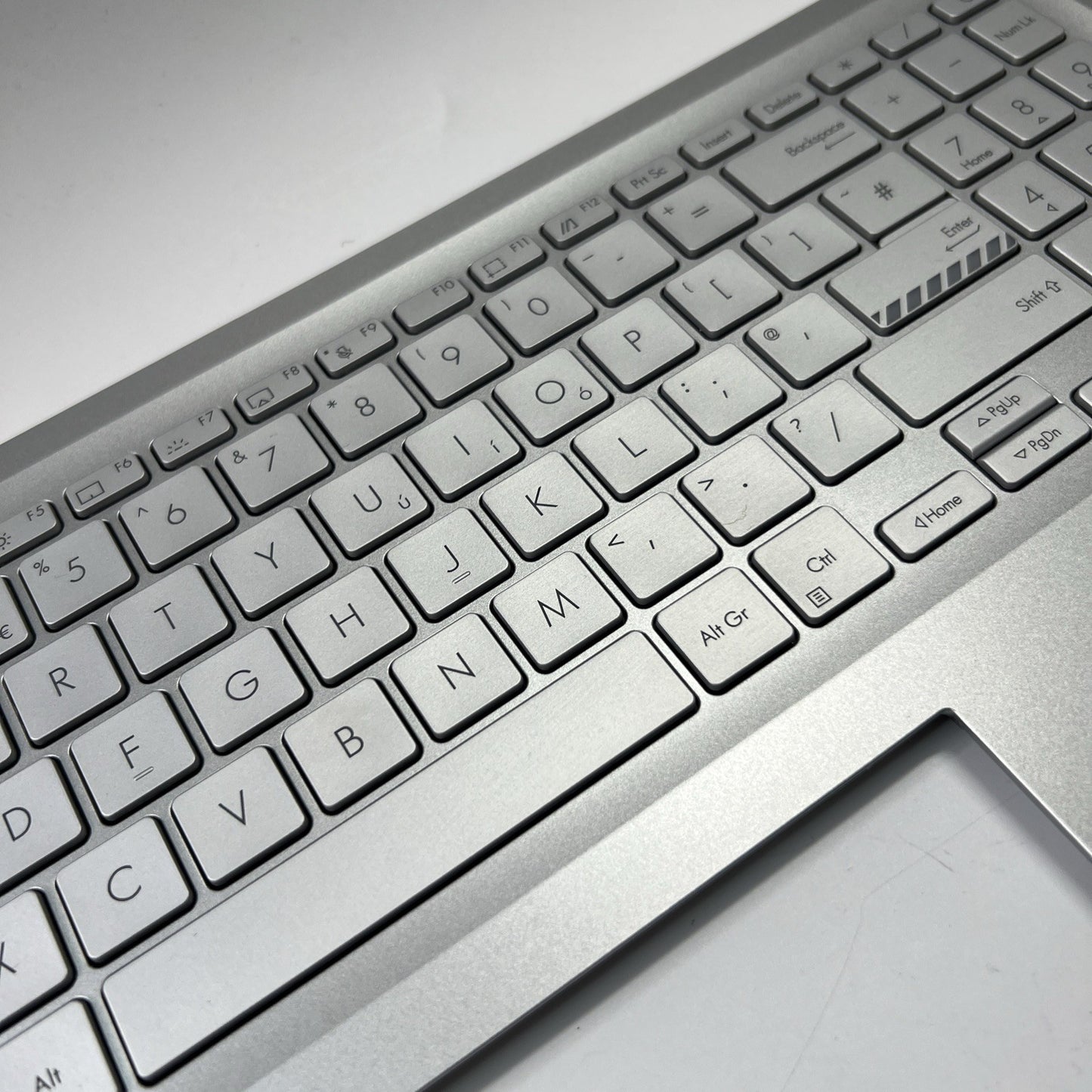 ASUS VivoBook 16X K3605Z UK Keyboard Palmrest Cover Silver