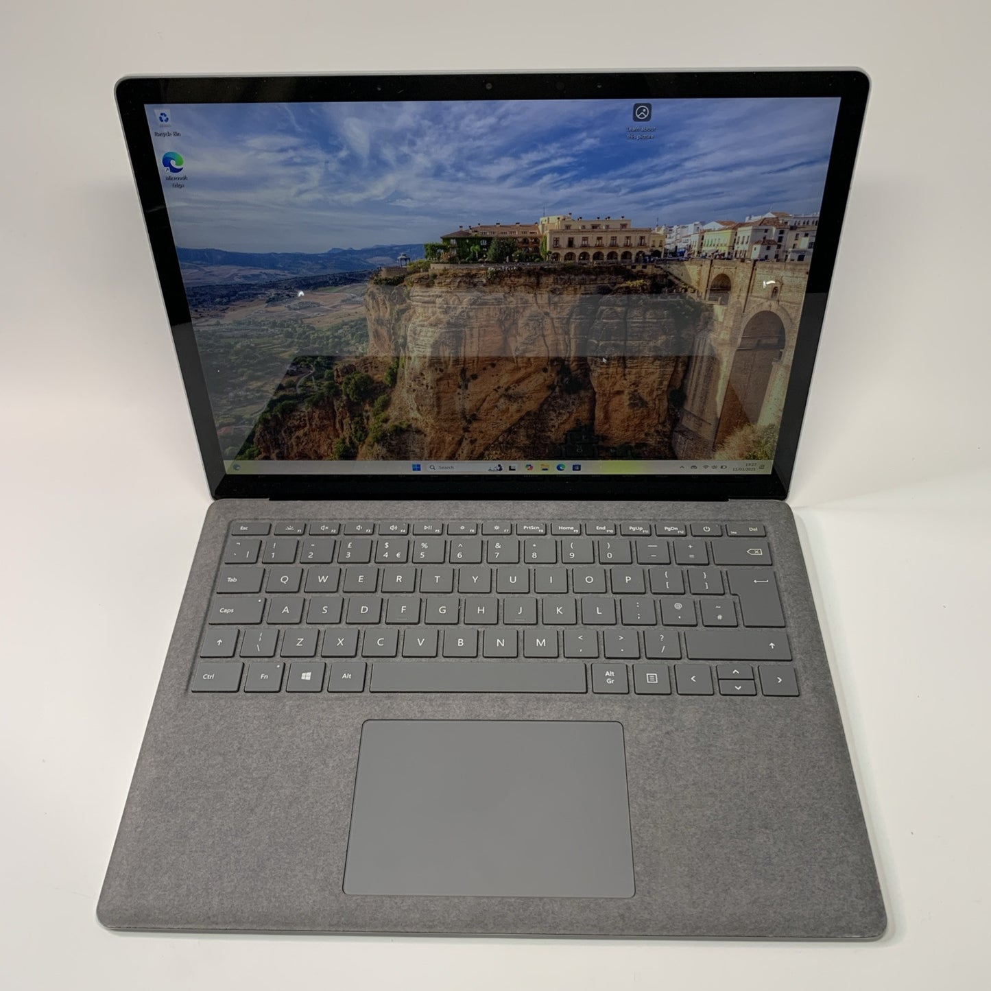 Microsoft Surface Laptop 4 1958 13.5" 2K Touch AMD Ryzen 5 8GB 256GB SSD Win 11