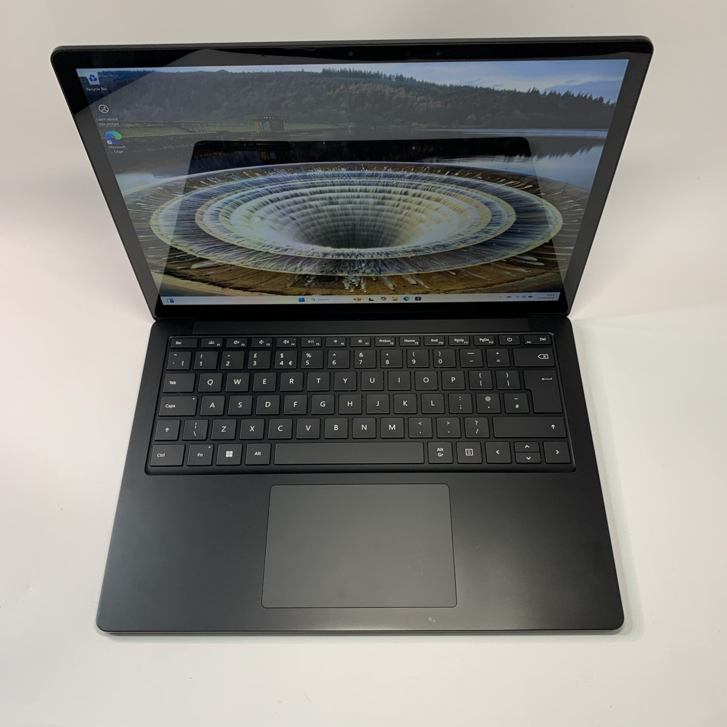 Microsoft Surface Laptop 4 13.5" Intel Core i5-1135G7 16GB RAM 512GB SSD Win 11
