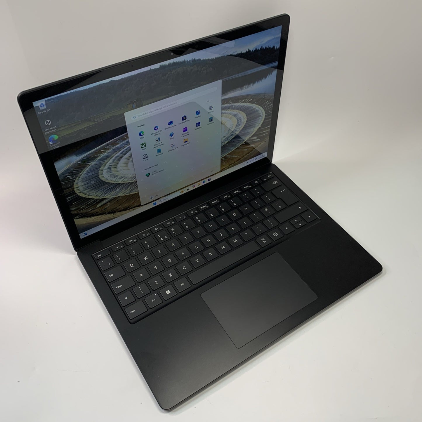 Microsoft Surface Laptop 4 13.5" Intel Core i5-1135G7 16GB RAM 512GB SSD Win 11