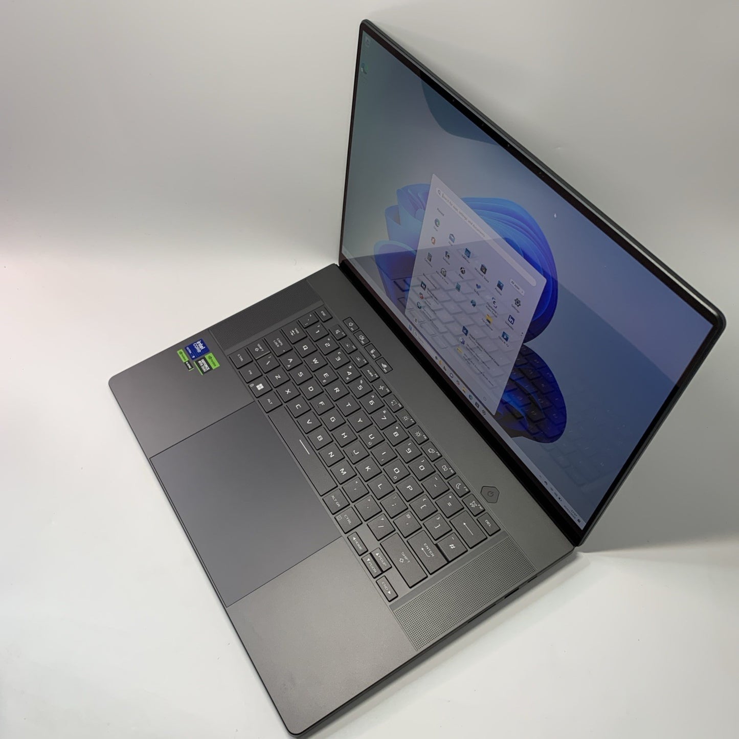 ASUS ROG Zephyrus G16 OLED 16.0" Core Ultra 9-185H RTX 4070 32GB RAM 1TB SSD