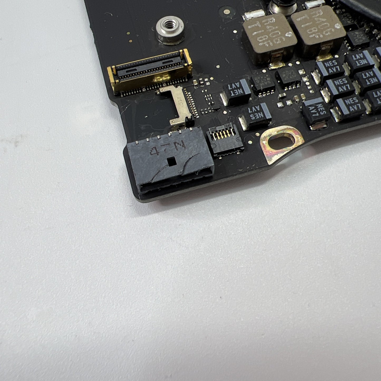 MACBOOK AIR A1466 13" EARLY 2014 LOGIC BOARD 1.4GHz i5 (READ DISCRIPTION!)