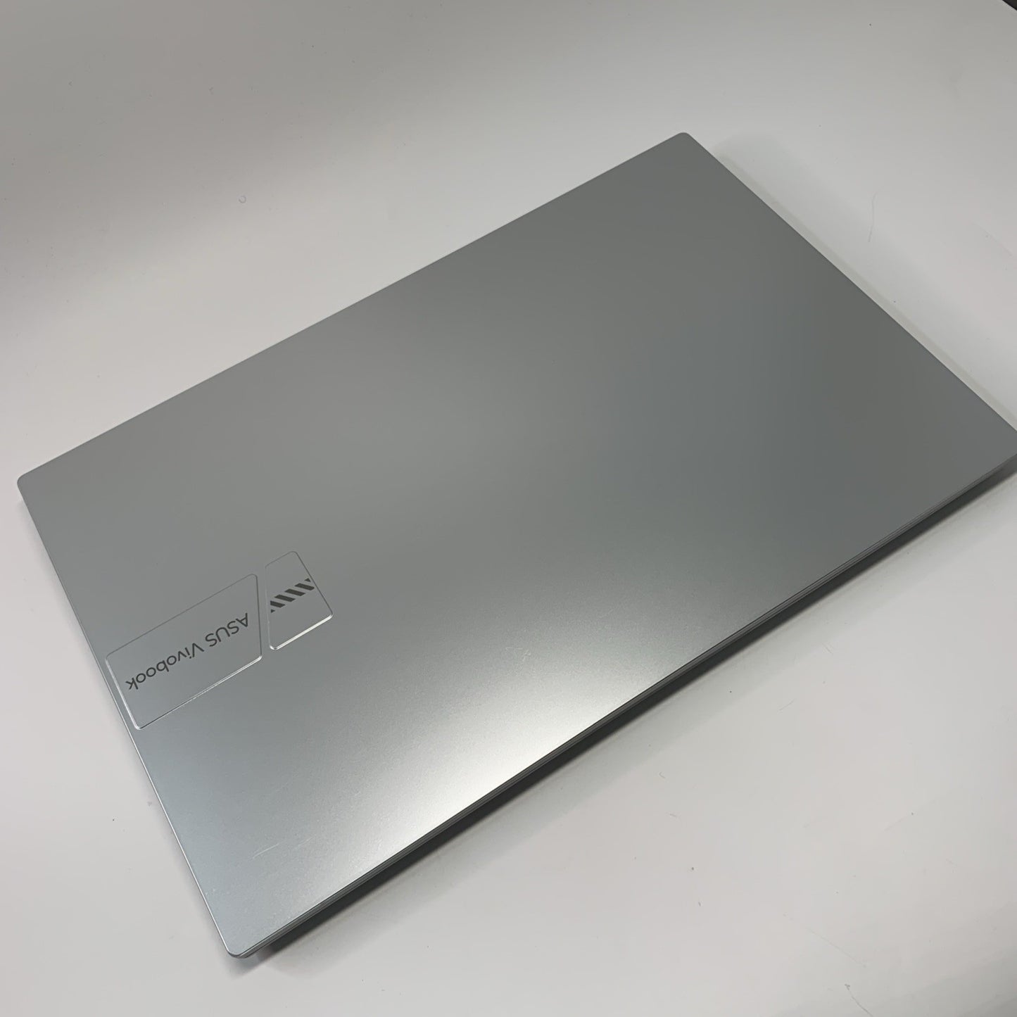 ASUS Vivobook 15 X1504VA 15.6" FHD Core i5-1335U 16GB RAM, 1TB SSD Windows 11