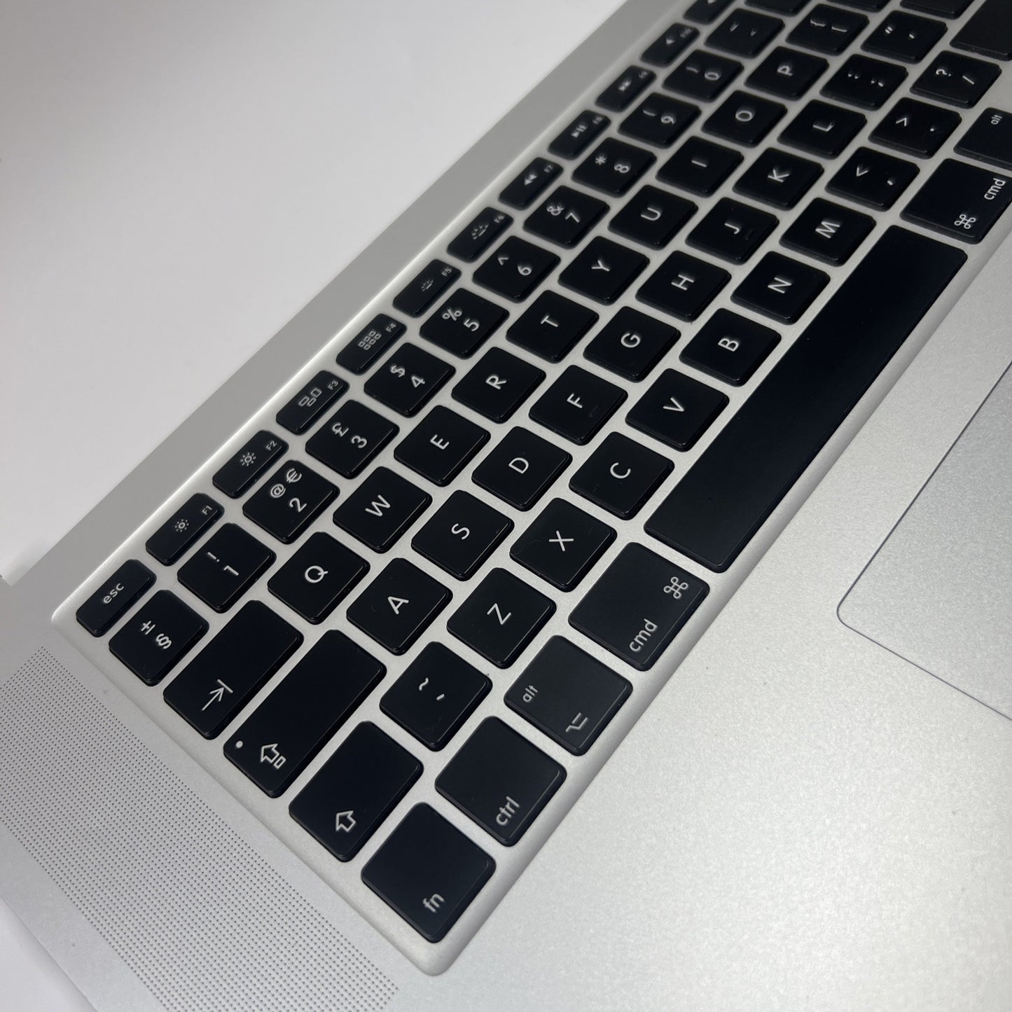 MacBook Pro A1398 15 Mid 2012 Palmrest UK Keyboard Battery Touchpad Silver