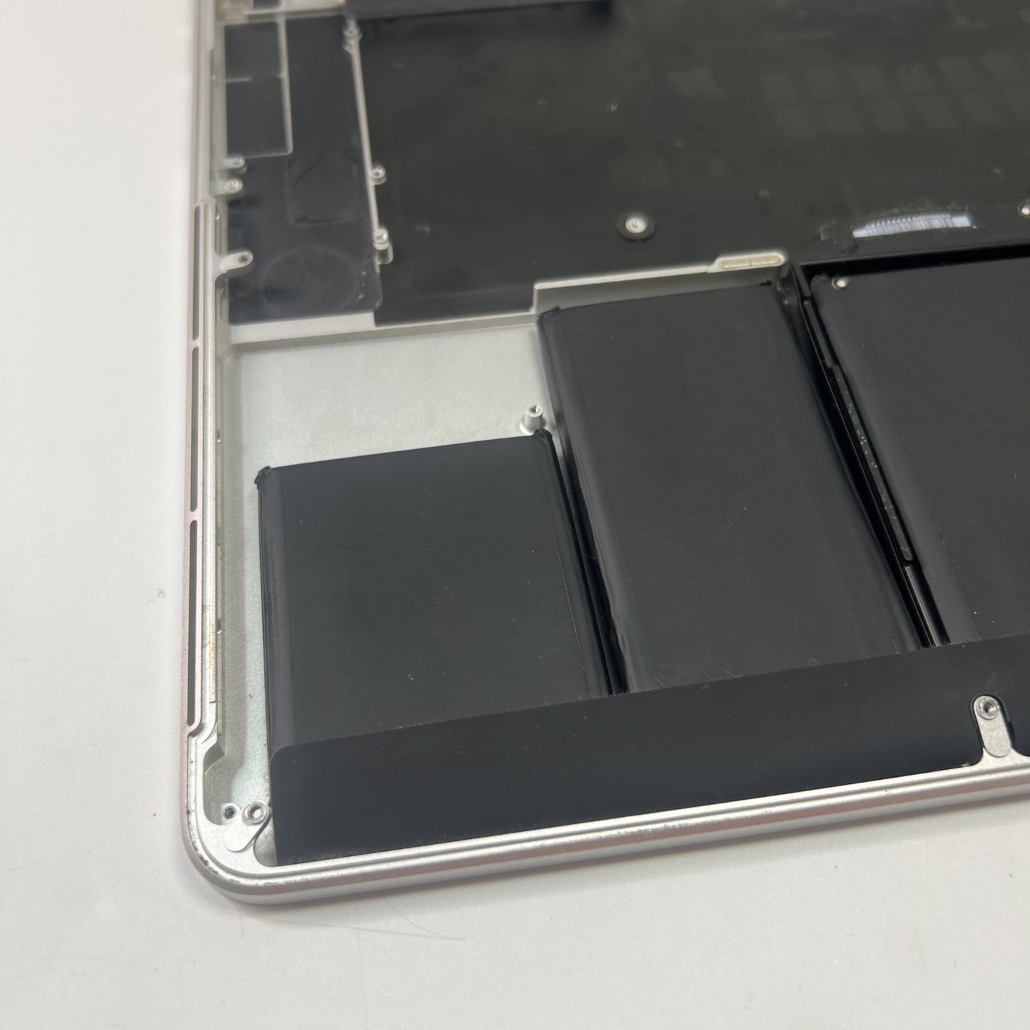 MacBook Pro A1398 15 Mid 2012 Palmrest UK Keyboard Battery Touchpad Silver