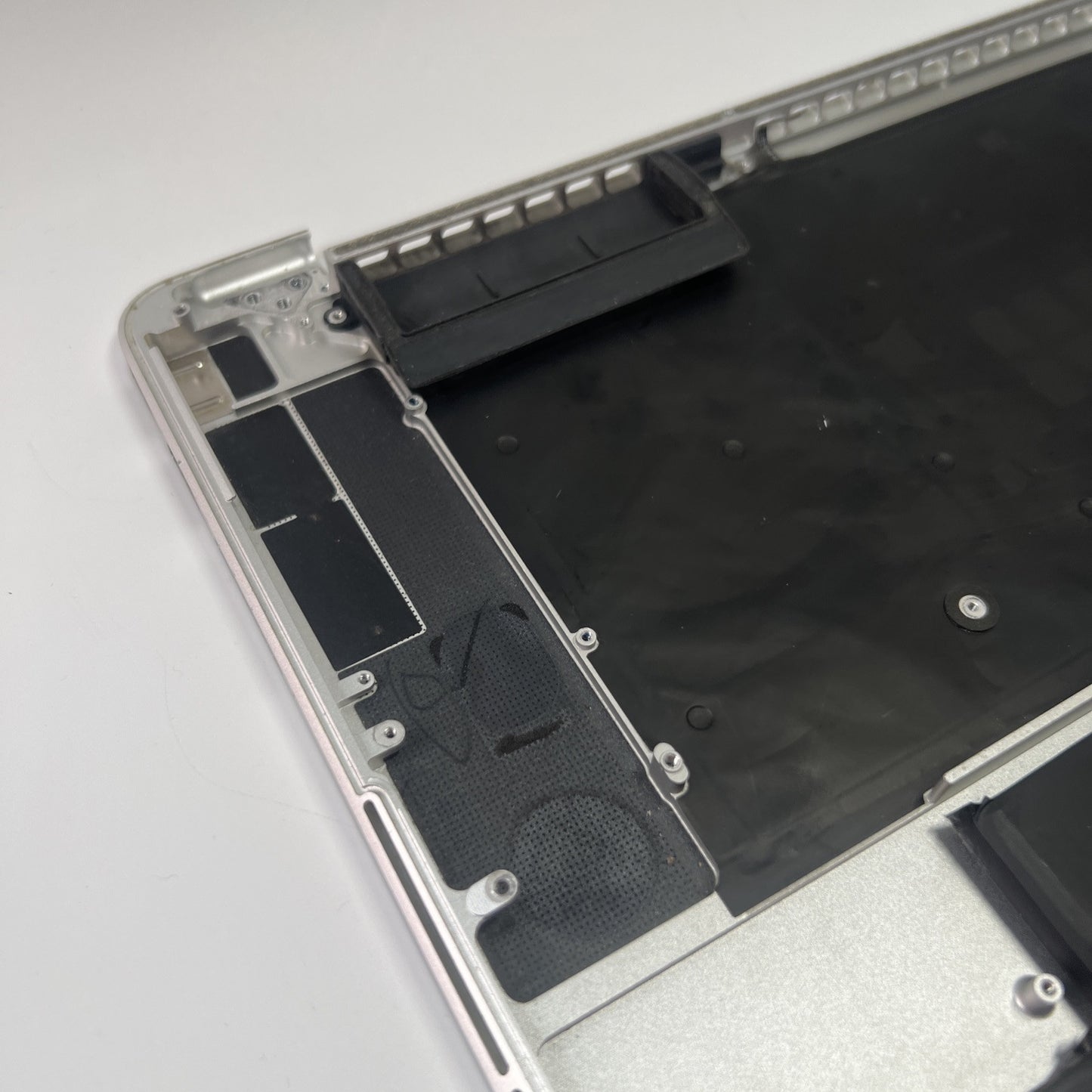 MacBook Pro A1398 15 Mid 2012 Palmrest UK Keyboard Battery Touchpad Silver