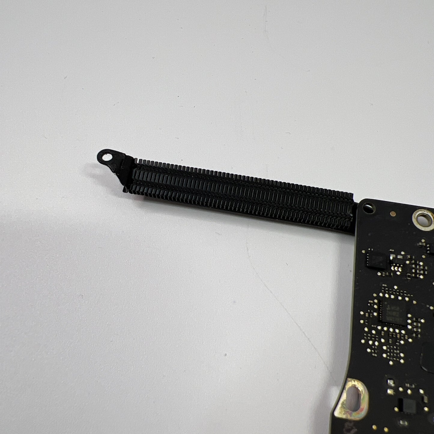MACBOOK AIR A1466 13" EARLY 2014 LOGIC BOARD 1.4GHz i5 (READ DISCRIPTION!)